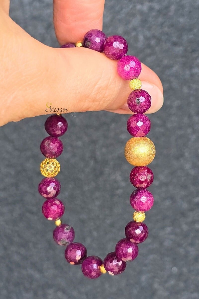 Ece Yakut Doğal Taş Tasarım Bileklik-1 (925 Ayar Gümüş Üzeri 14K Altın Kaplama)