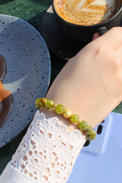 Meva Zeberced/Peridot Doğal Taş Tasarım Bileklik-1 (925 Ayar Gümüş Üzeri 14K Altın Kaplama)