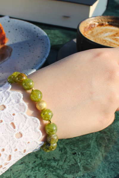 Meva Zeberced/Peridot Doğal Taş Tasarım Bileklik-1 (925 Ayar Gümüş Üzeri 14K Altın Kaplama)