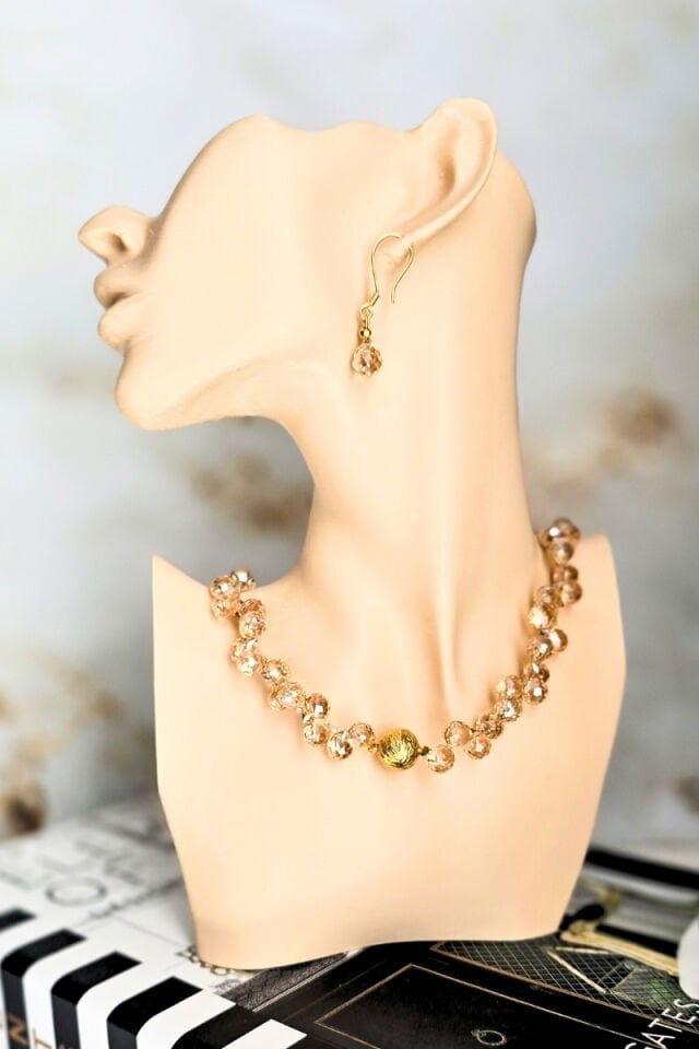 Ahu Kristal Tasarım Kolye (925 Ayar Gümüş Üzeri 14K Altın Kaplama)