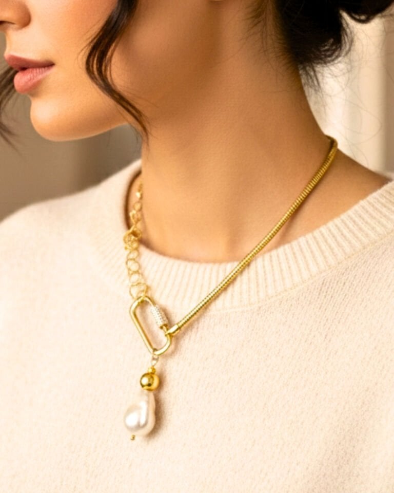 Majori Barok İnci Charm Doğal Taş Tasarım Kolye (925 Ayar Gümüş Üzeri 14K Altın Kaplama)