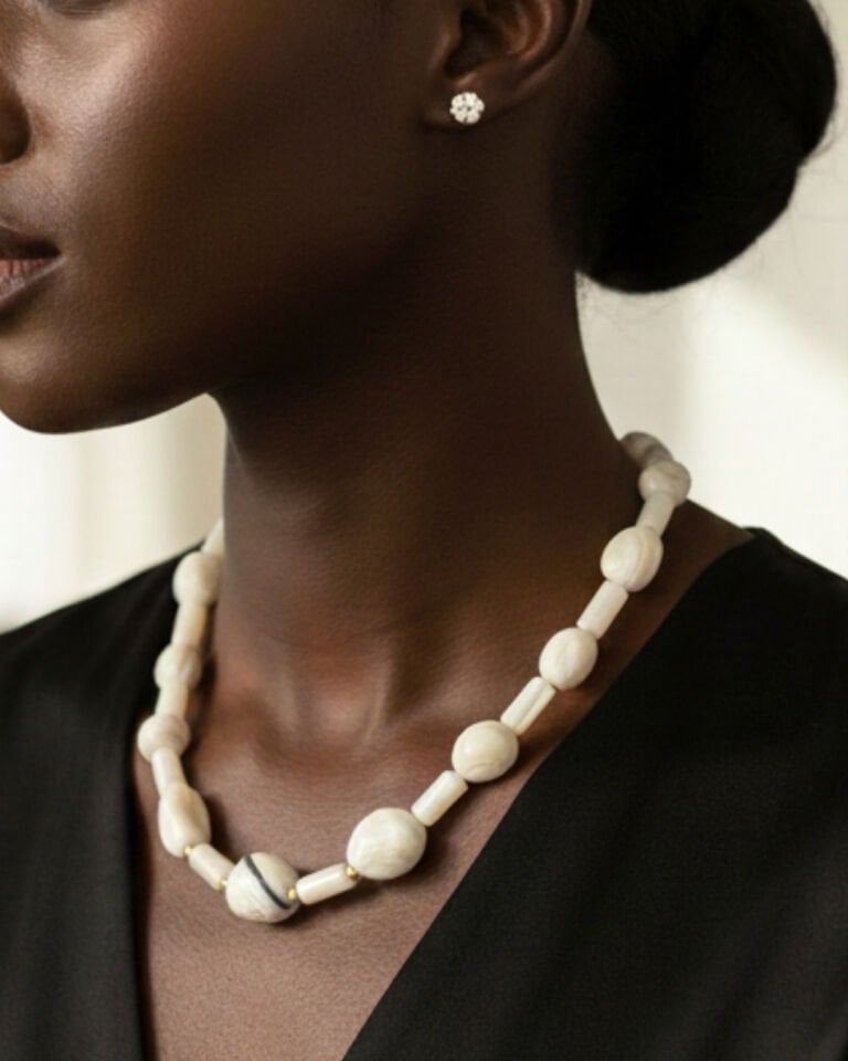 Selen Sedef Doğal Taş Tasarım Kolye (925 Ayar Gümüş Üzeri 14K Altın Kaplama)